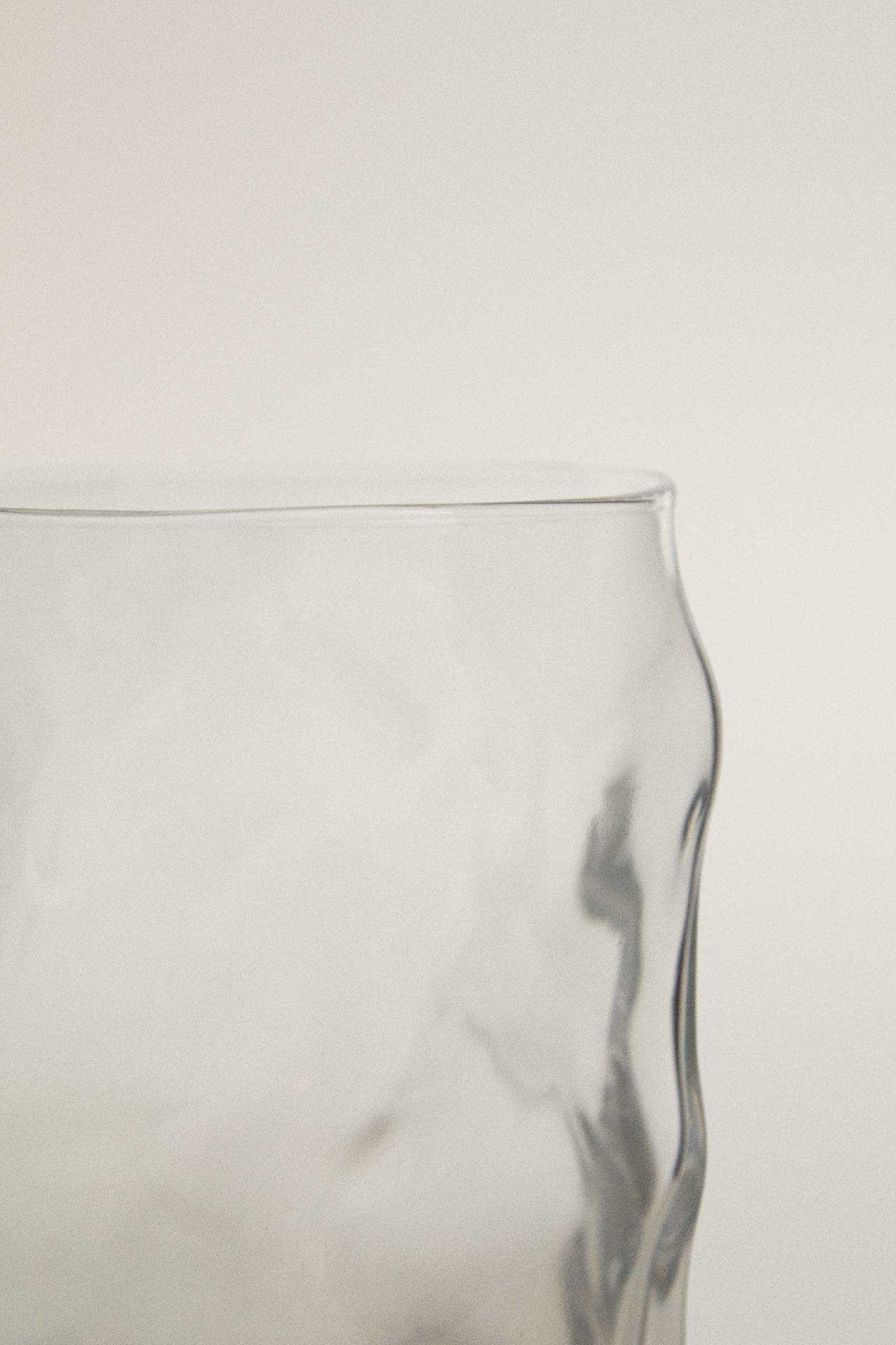 WAVY GLASS TUMBLER — Transparent