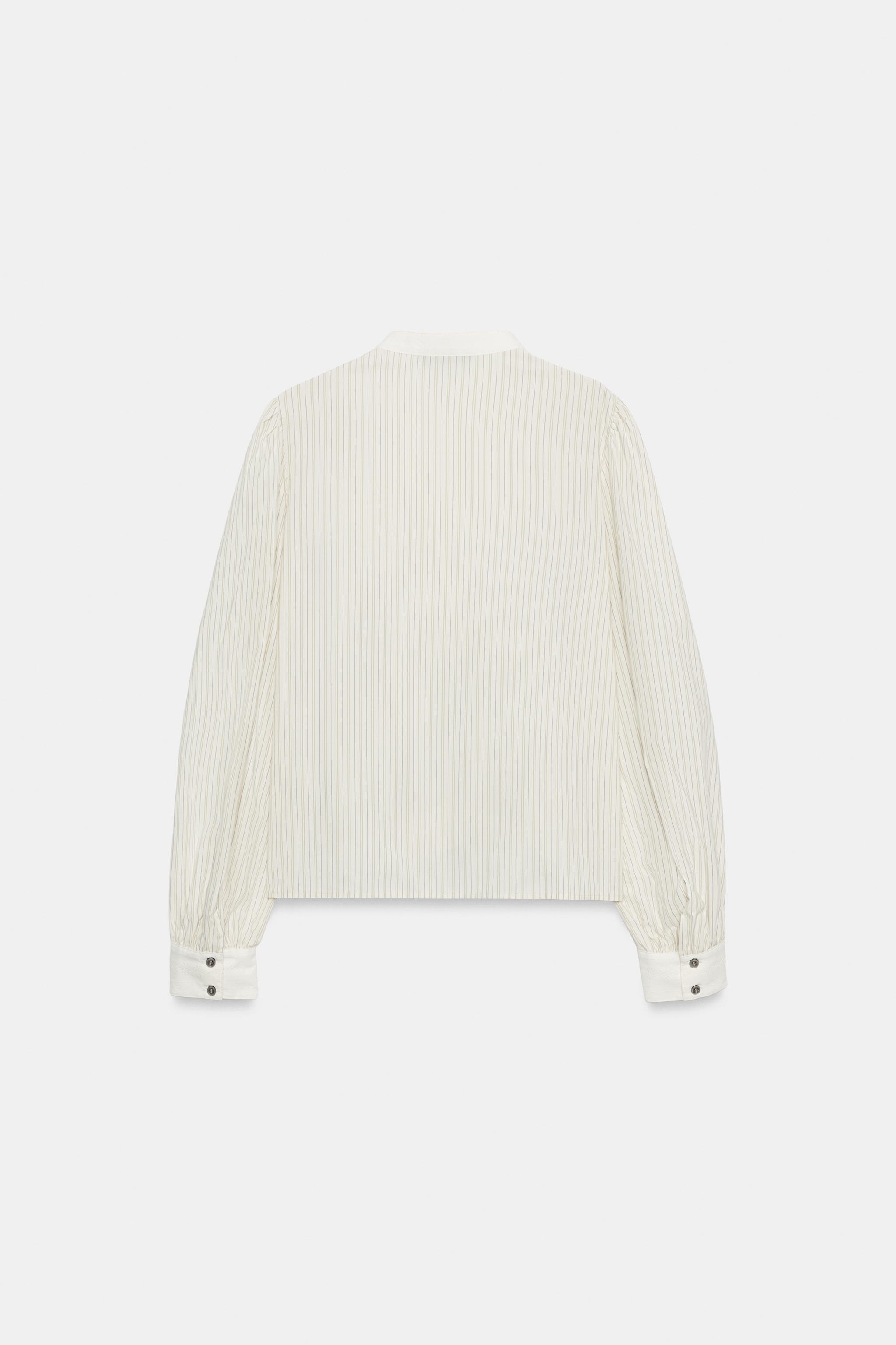 STRIPED RUFFLE BLOUSE