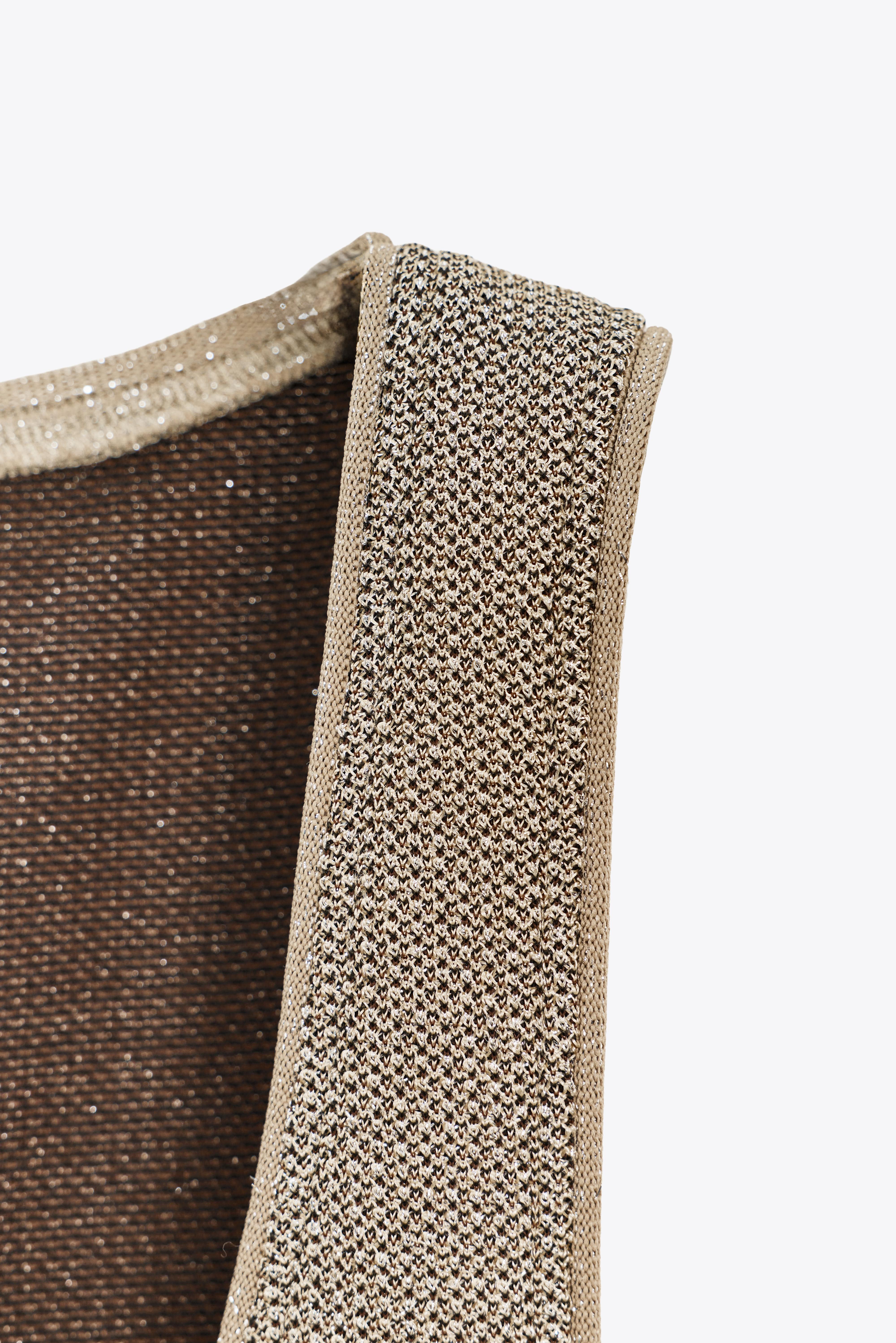 TEXTURED TOP WITH METALLIC THREAD