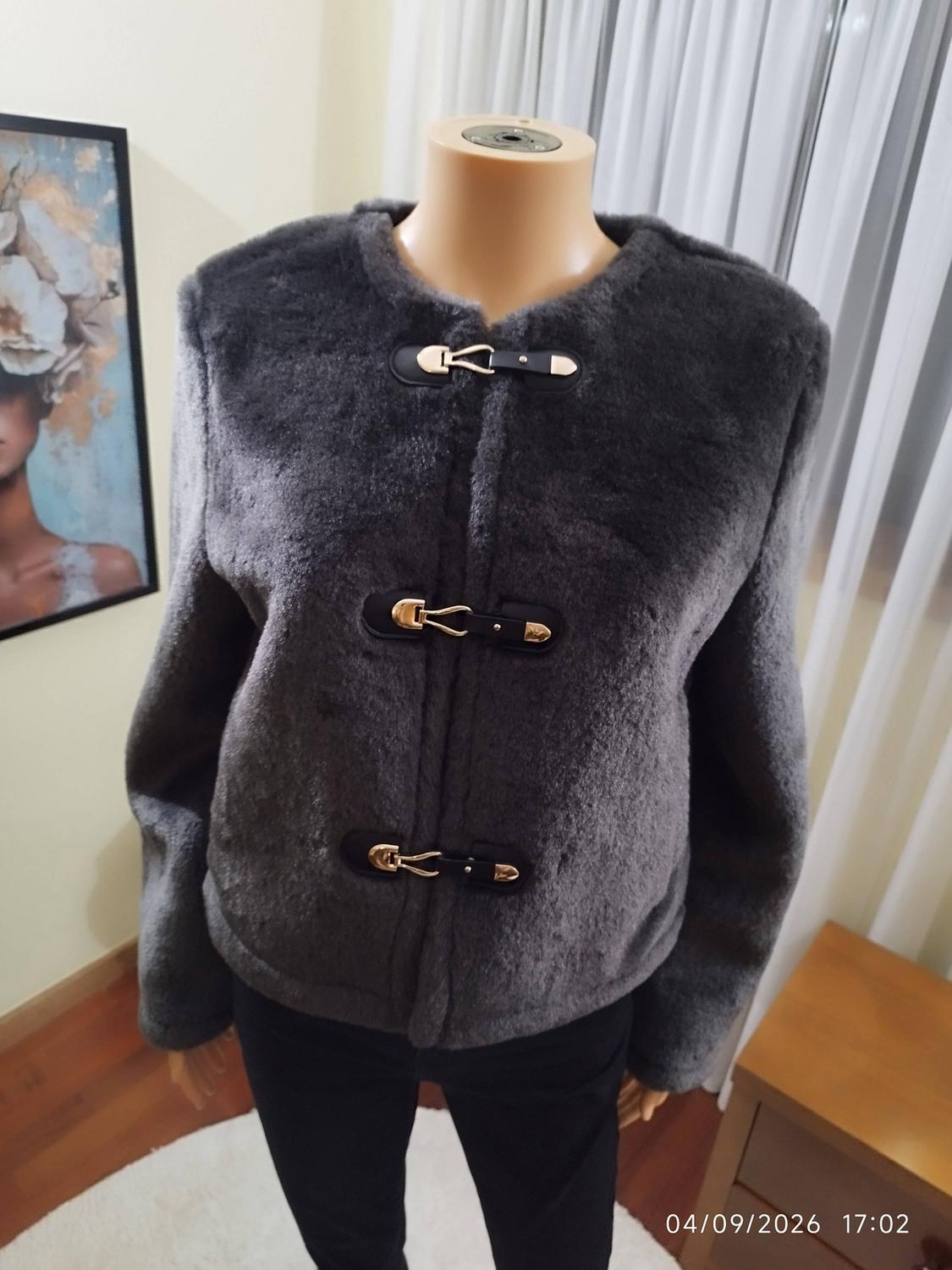 FAUX FUR JACKET WITH FIREMAN CLASP - Image 3