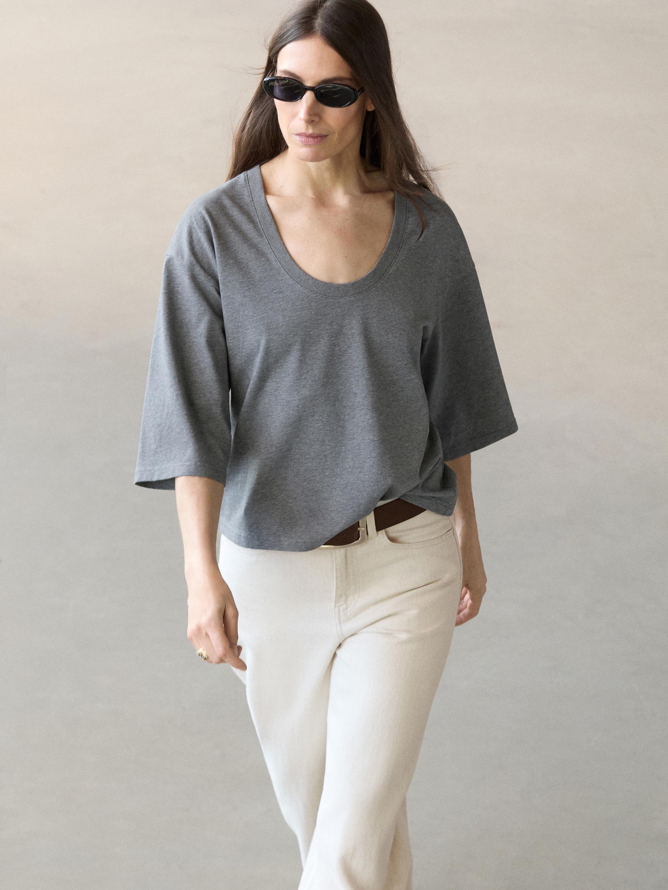 100% cotton scoop neck T-shirt