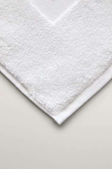 SOFT TERRY BATH MAT — White 2