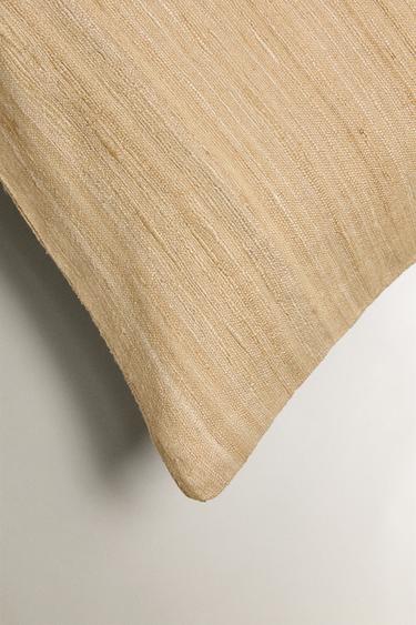 HOUSSE DE COUSSIN EN SOIE - Beige clair de Zara - Image 1