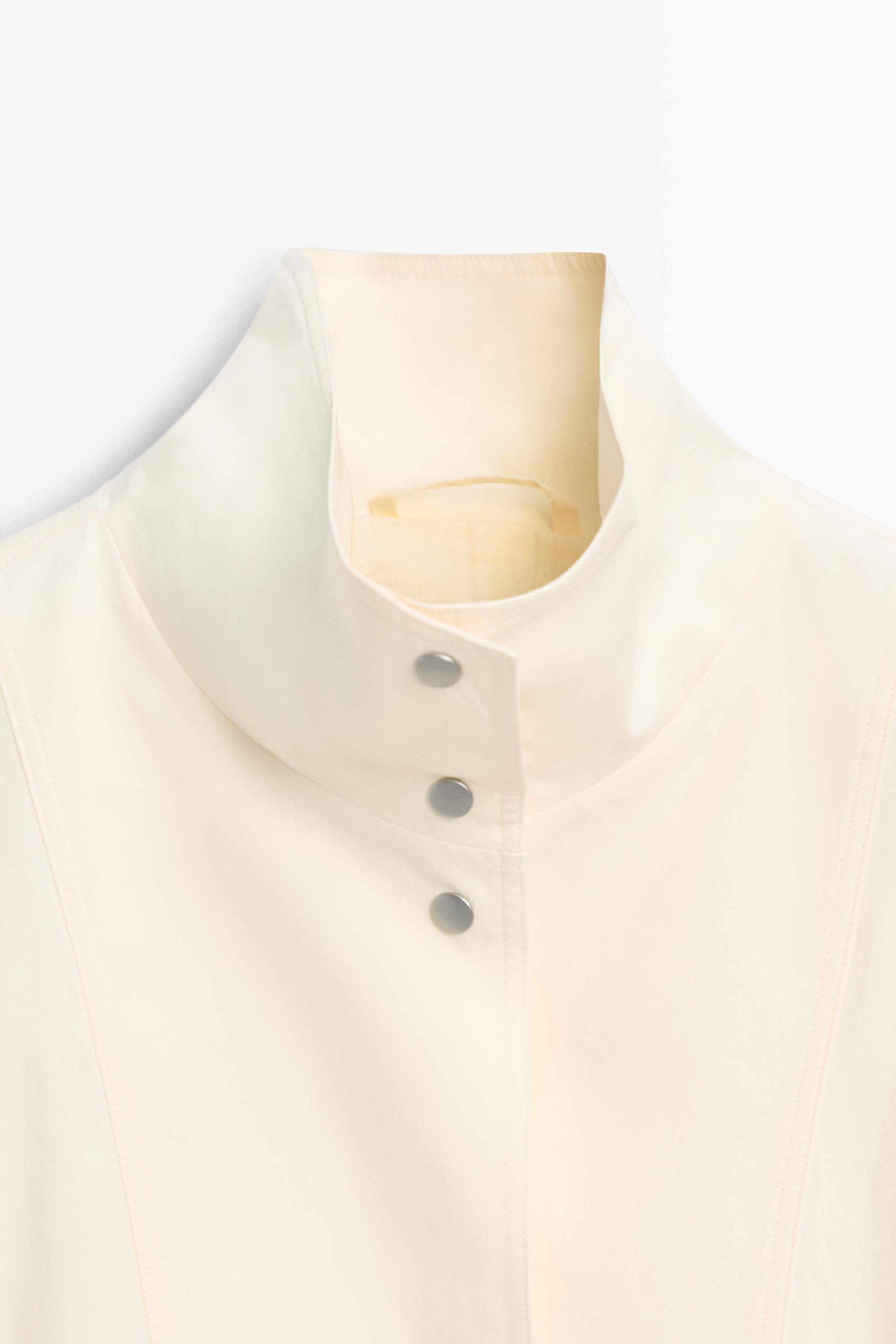 Bomber jacket with snap buttons