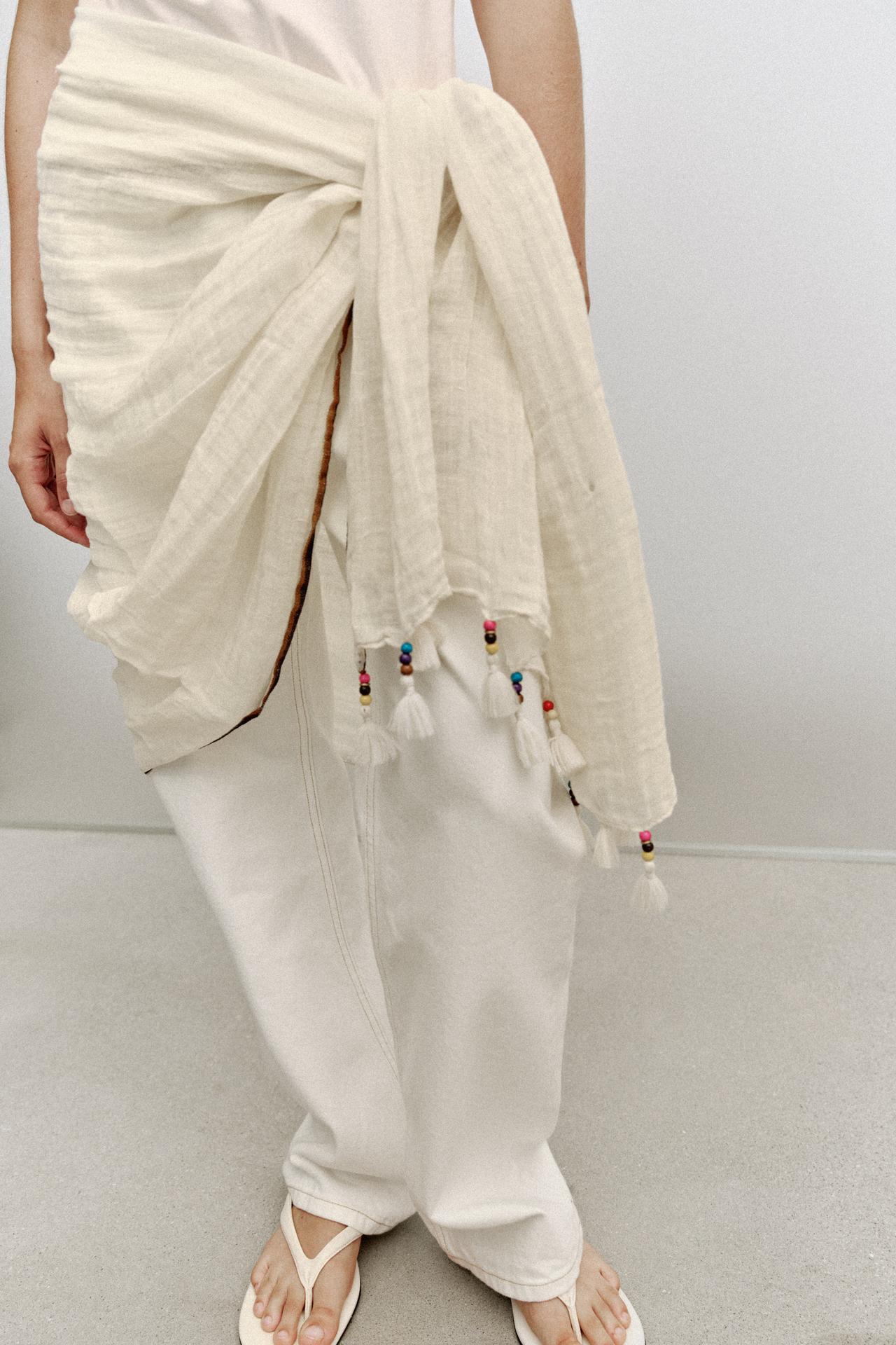 LINEN BEAD AND POMPOM SCARF — Ecru