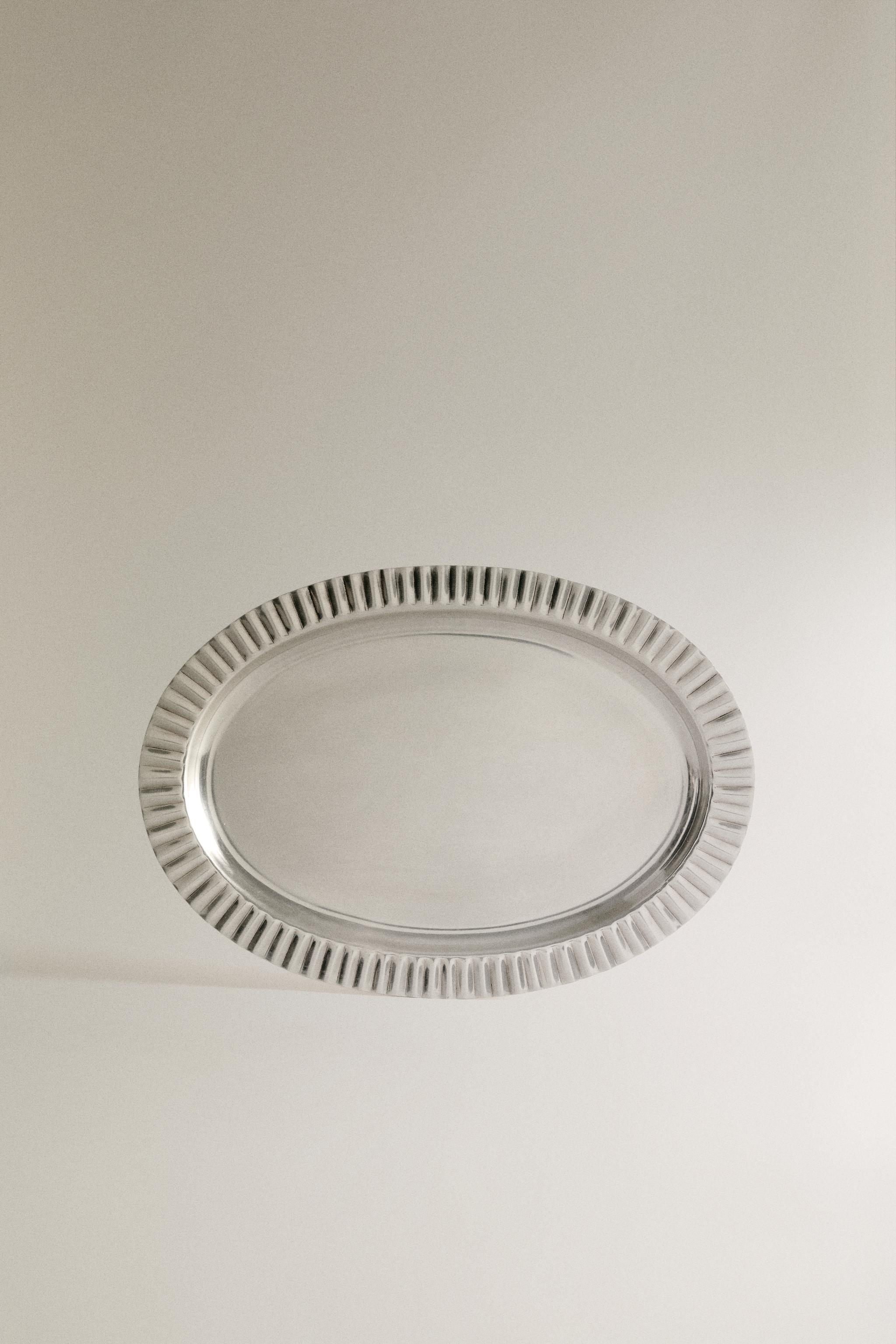 WAVY METAL BATH TRAY — Silver