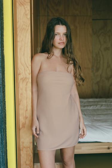 OBLEKA BREZ NARAMNIC - rožnato bež od Zare