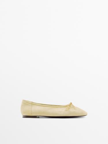 Ballerines froncées avec nœud - Jaune vanille de Zara
