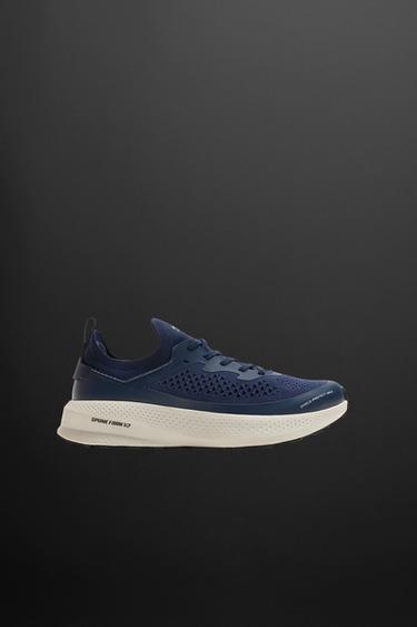 ZAPATILLA PARA CORRER - Azul de Zara