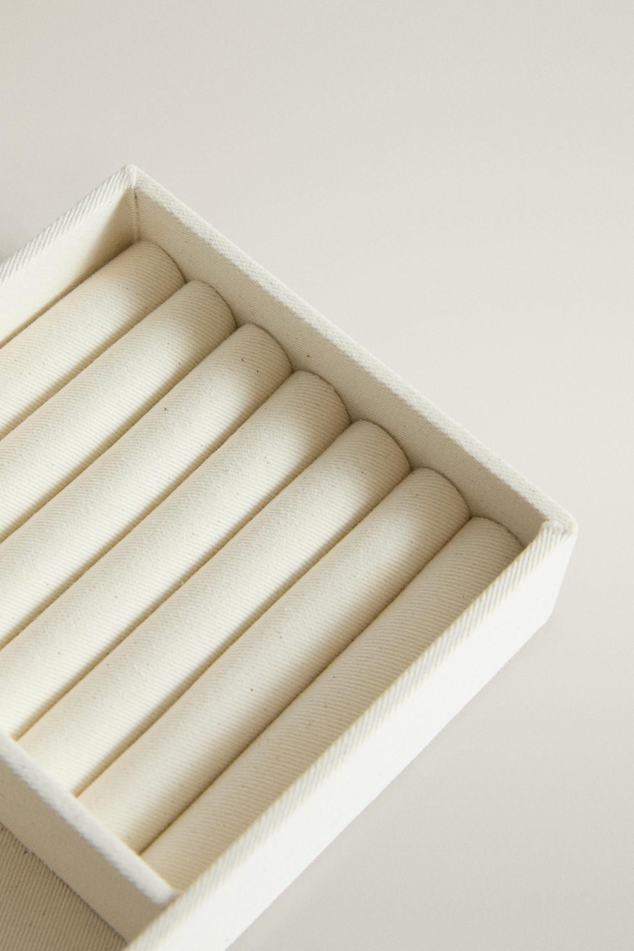 COTTON JEWELLERY ORGANISER — Ecru