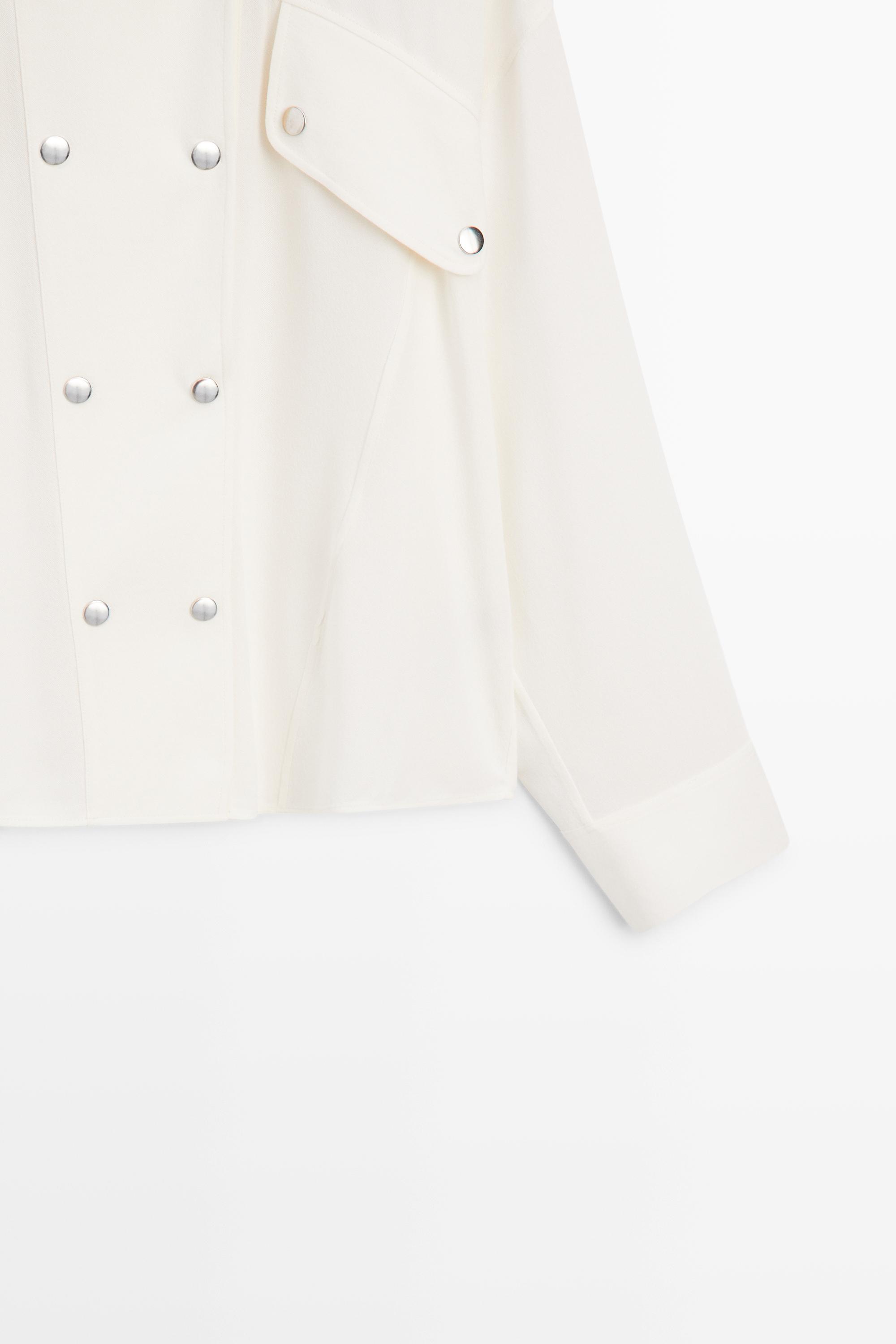 Flowing shirt with button-front detail