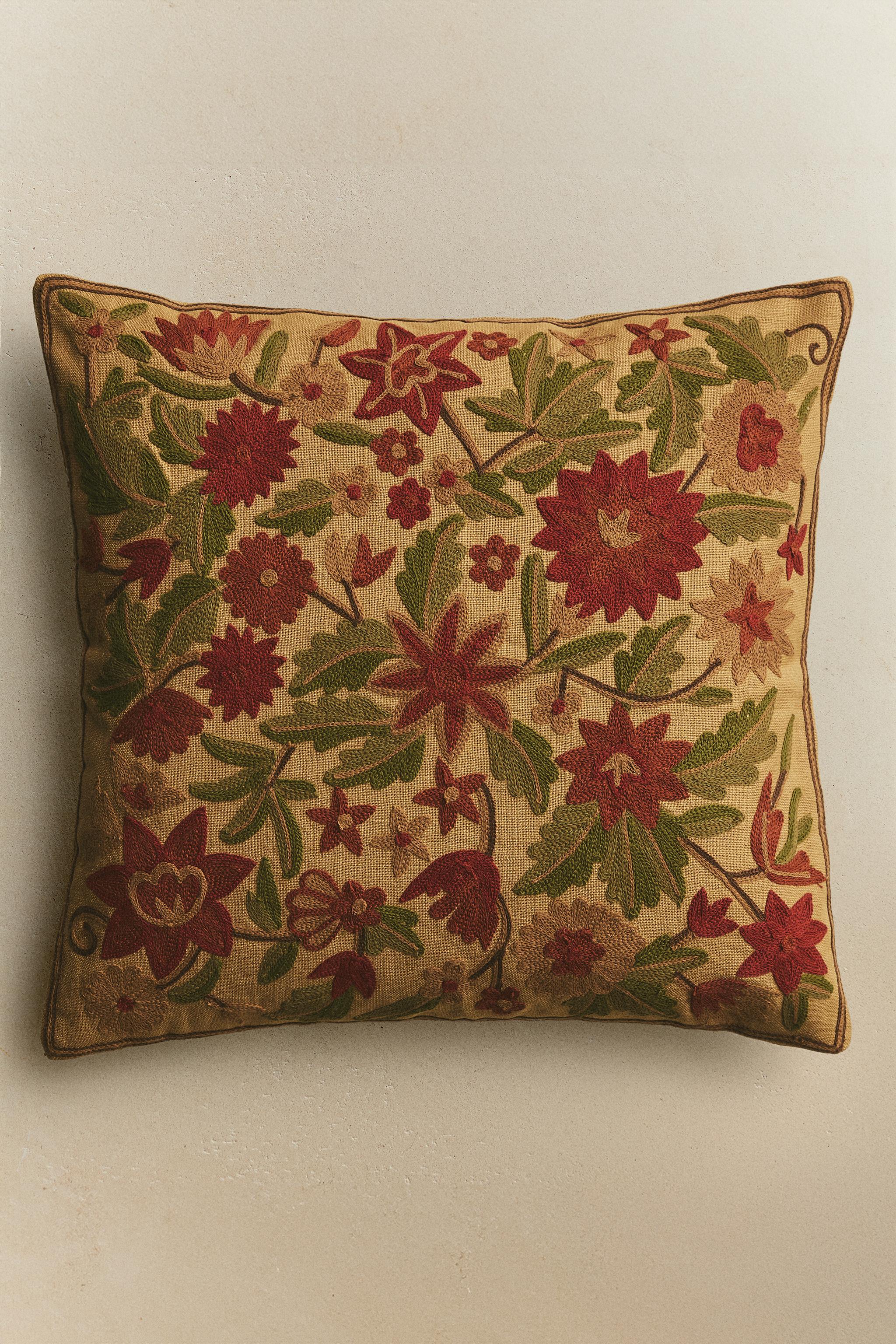 HOUSSE DE COUSSIN BRODERIE FLORALE