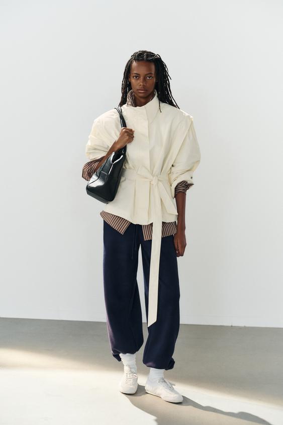 HIGH NECK BELTED JACKET - Vanilla de Zara - Imagen 0