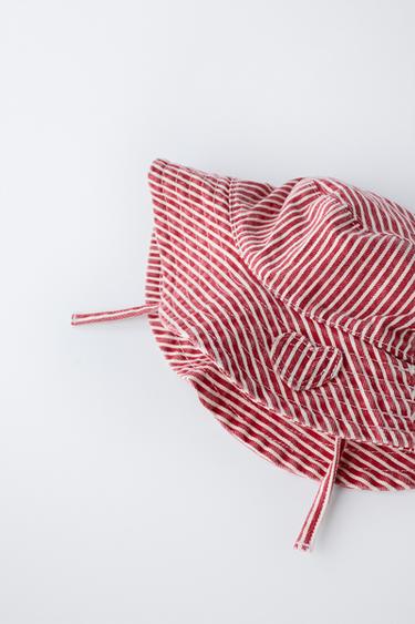 ストライプ柄ハートパッチバケットハットレッド/ホワイトZaraのストライプ柄ハートパッチバケットハット - レッド/ホワイト 