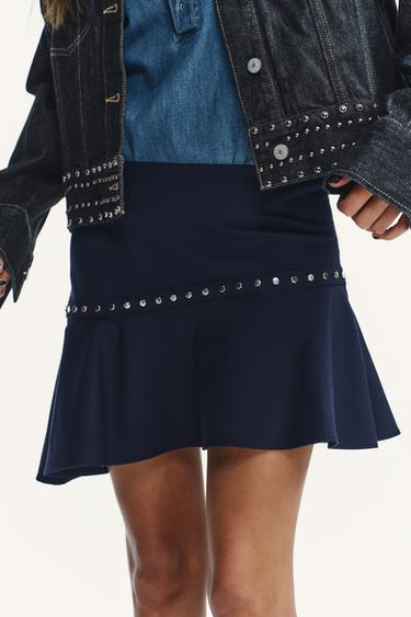 JUPE ASYMÉTRIQUE À VOLANT ET CLOUS - Bleu marine de Zara
