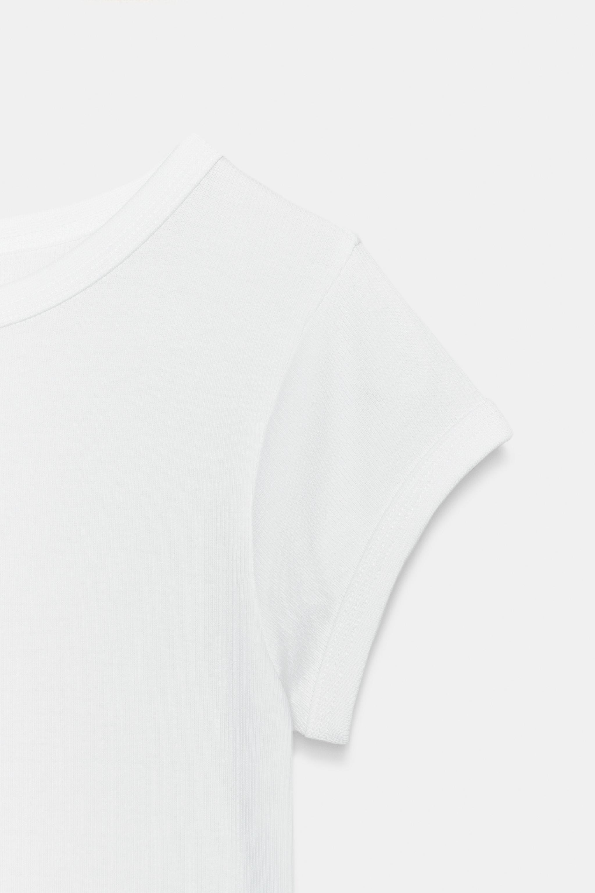 T-SHIRT CÔTELÉ À MANCHES COURTES