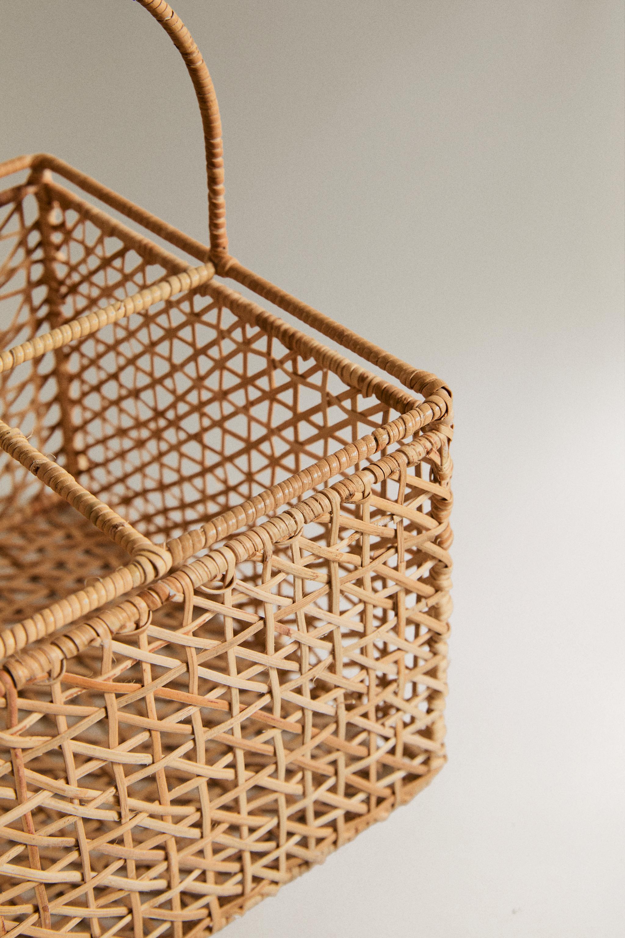 Zara RATTAN BOTTLE STAND WITH HANDLE — фото 3