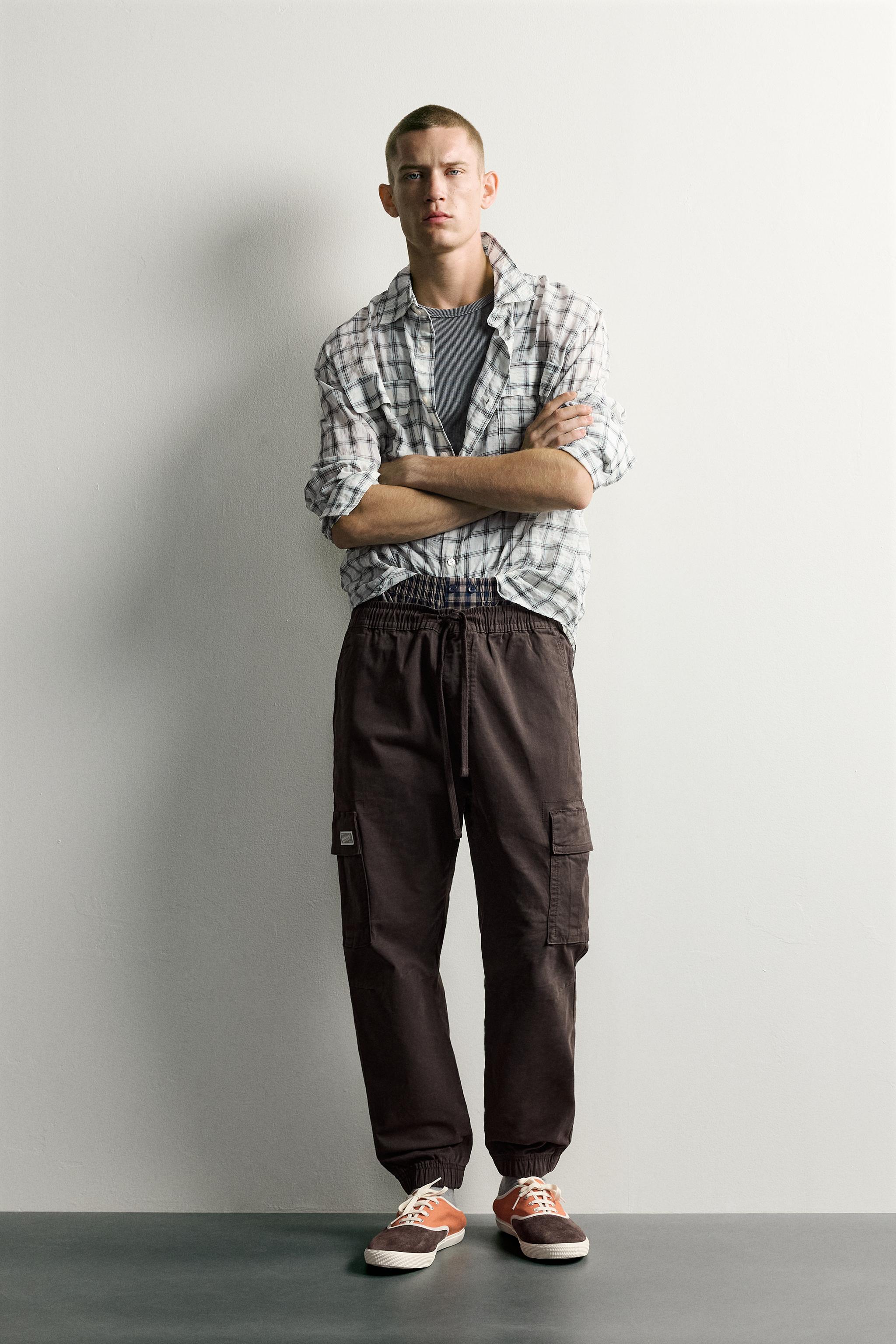 SLIM FIT CARGO TROUSERS — Brown