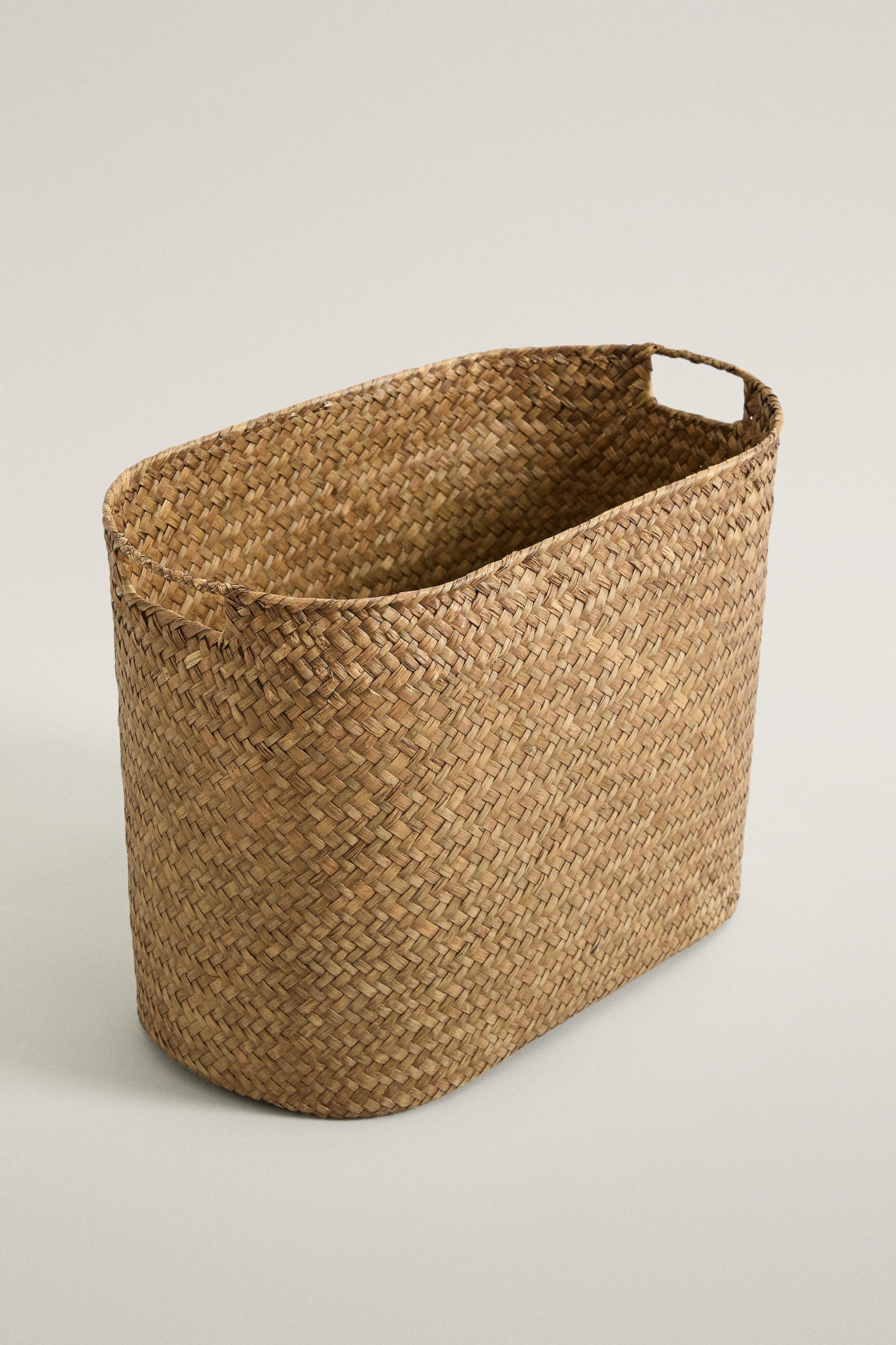 OVAL BASKET WITH HANDLES