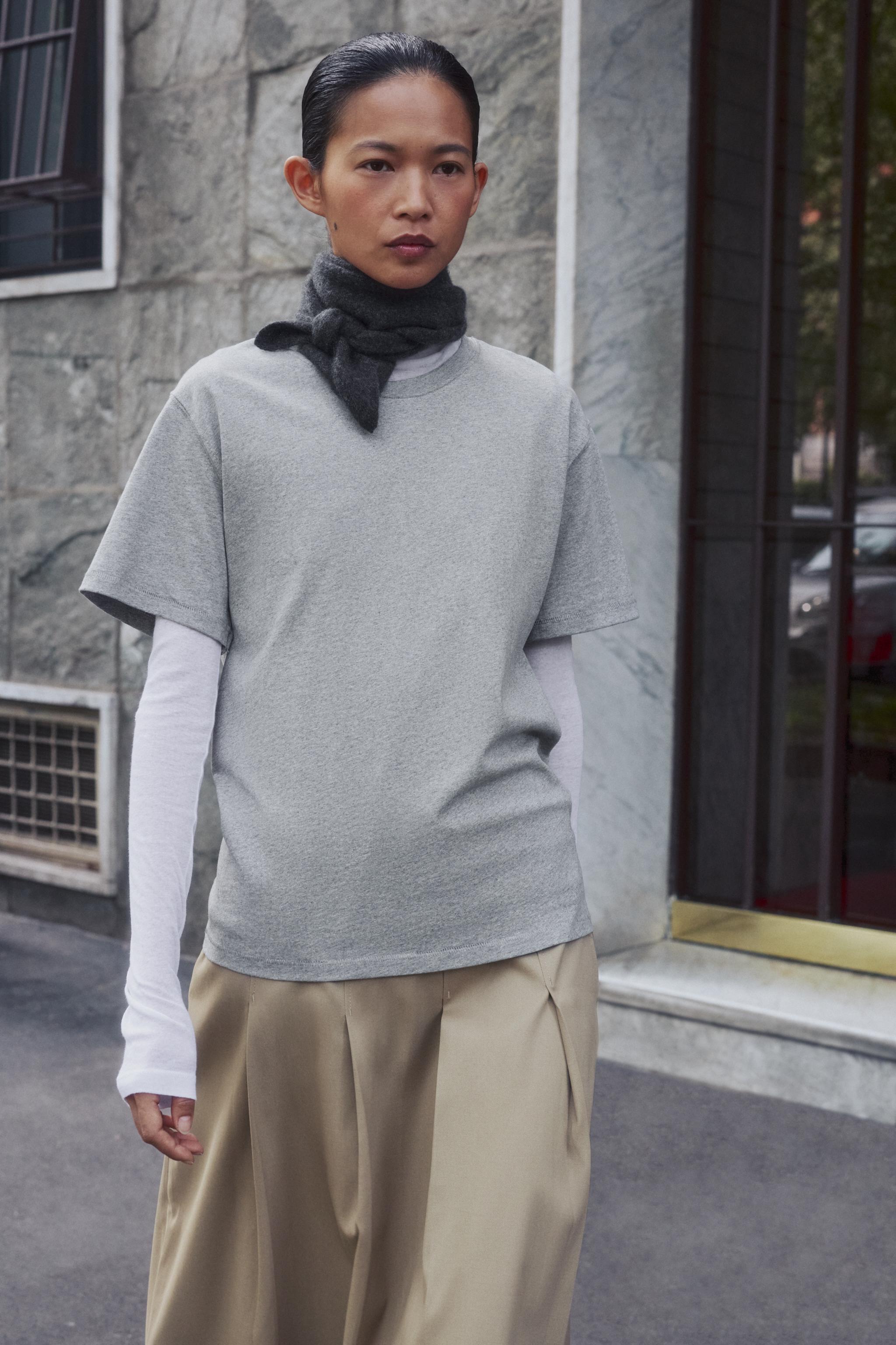 SOLID-COLOR 100% CASHMERE BANDANA