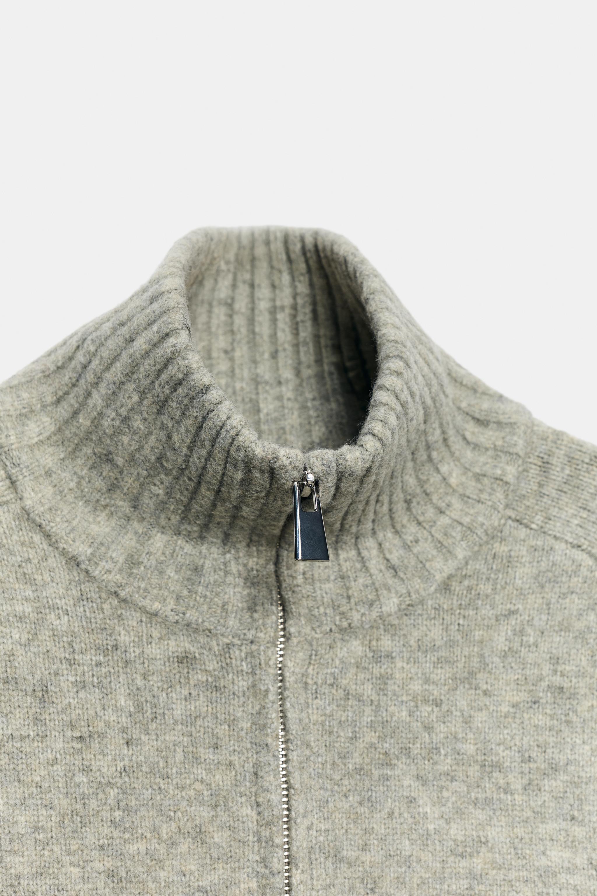 SOFT KNIT SWEATER