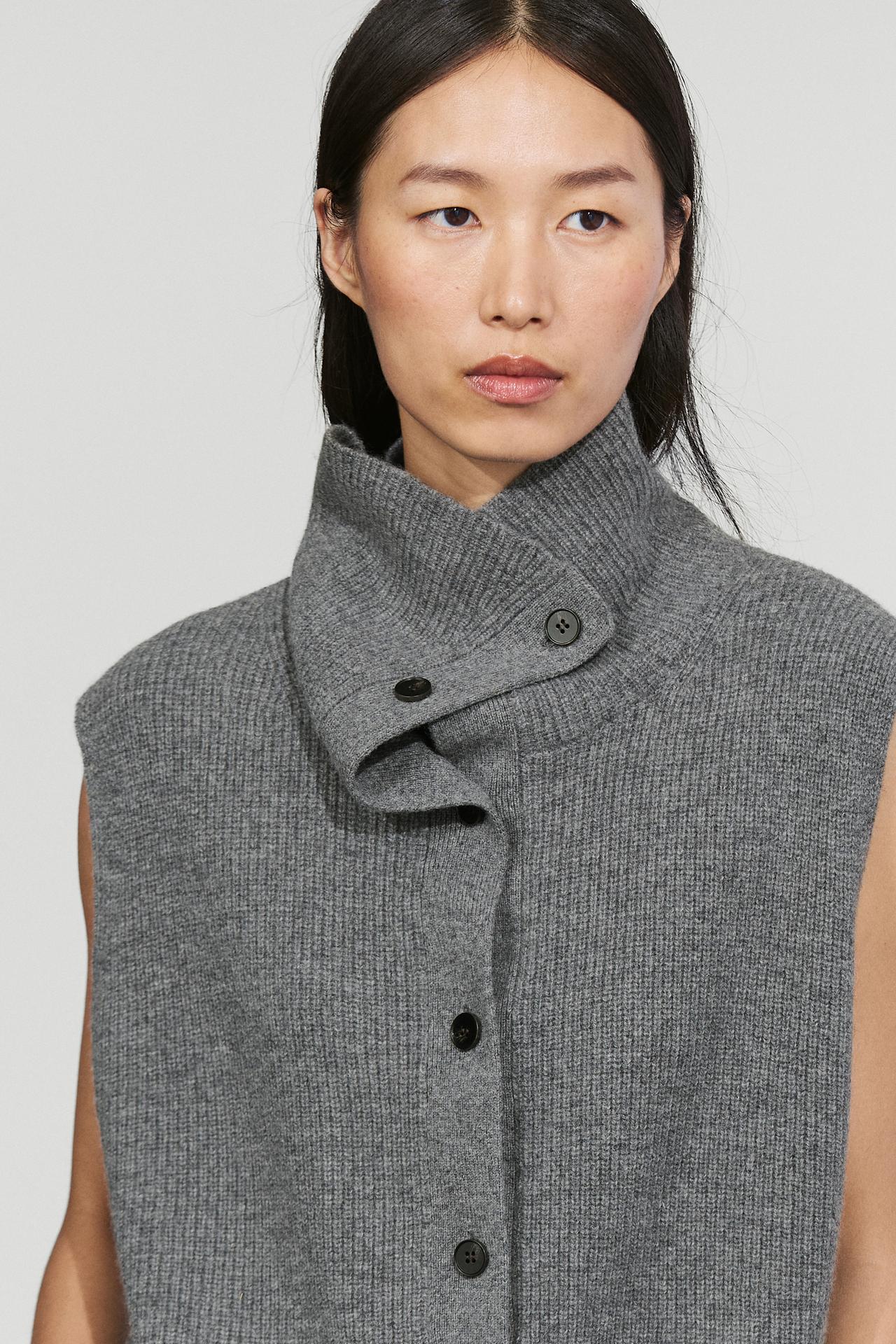100% wool funnel neck knit vest — Cobalt