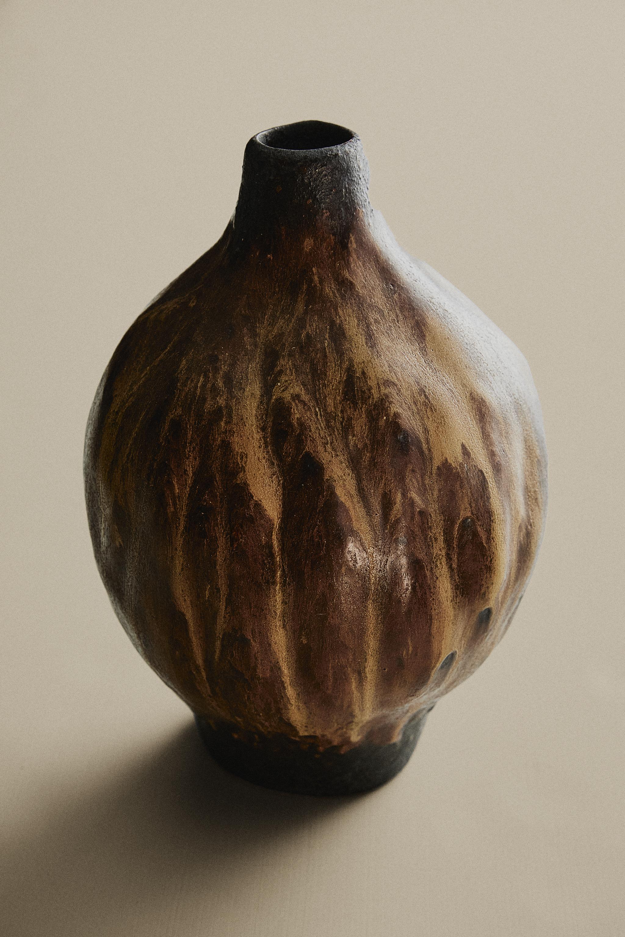 VASE EN CÉRAMIQUE IRRÉGULIER