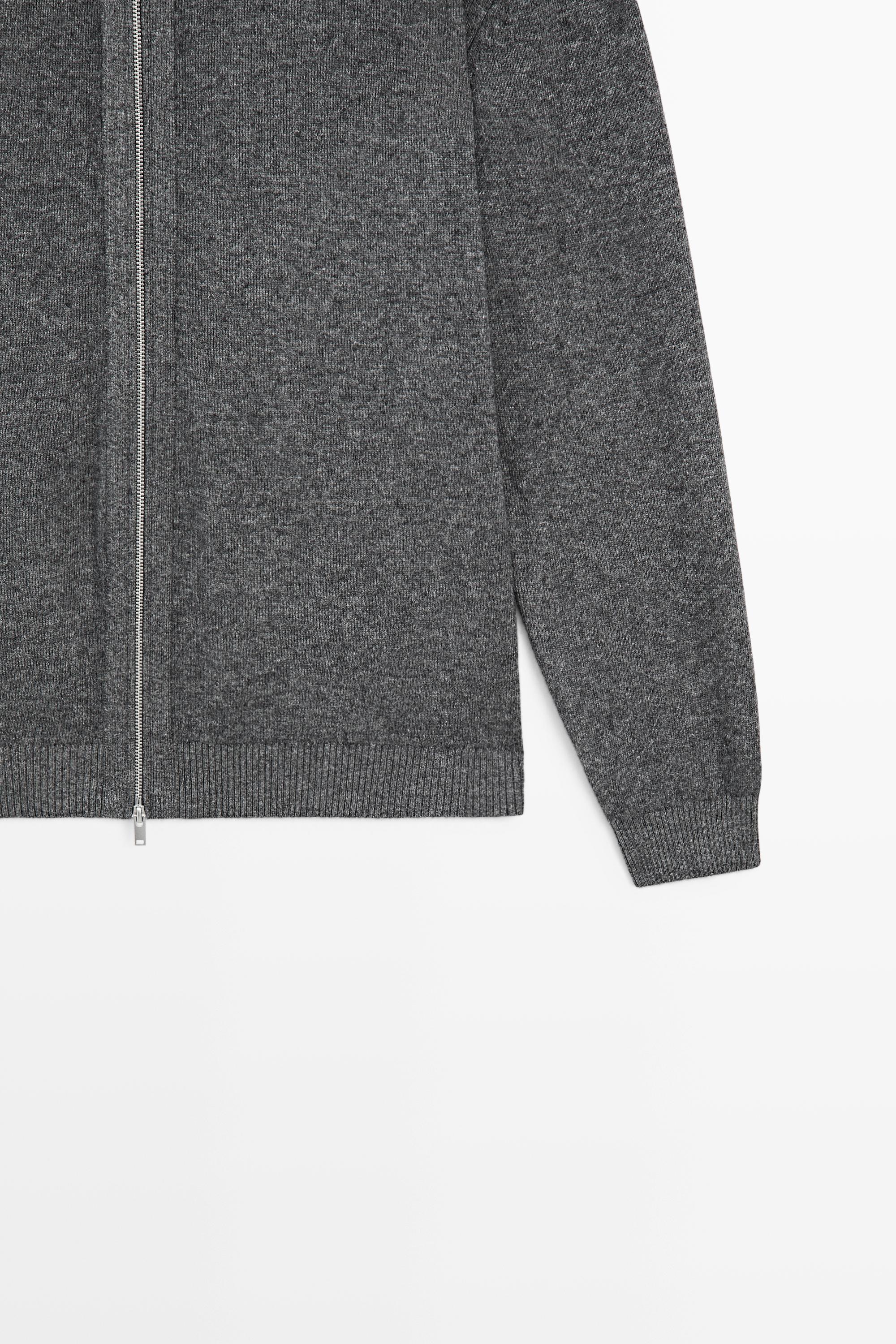 Cardigan en maille à capuche avec de la laine