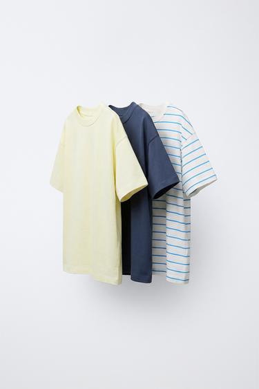 PACK TRES CAMISETAS LISAS Y RAYAS MANGA CORTA - Lima claro de Zara - Imagen 0