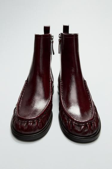 BOTÍN FRUNCIDO PIEL - Rojo Burdeos de Zara