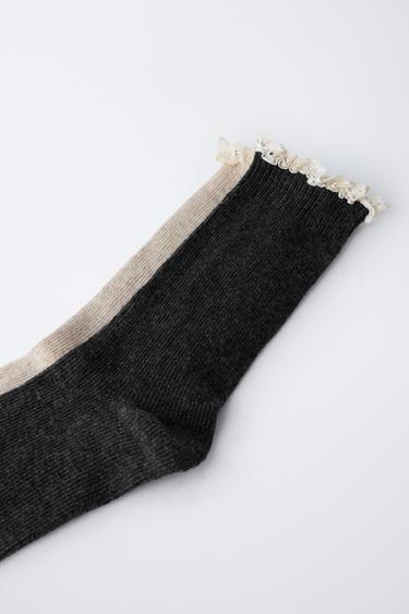 LOT DE DEUX CHAUSSETTES À DENTELLE - Écru de Zara - Image 1