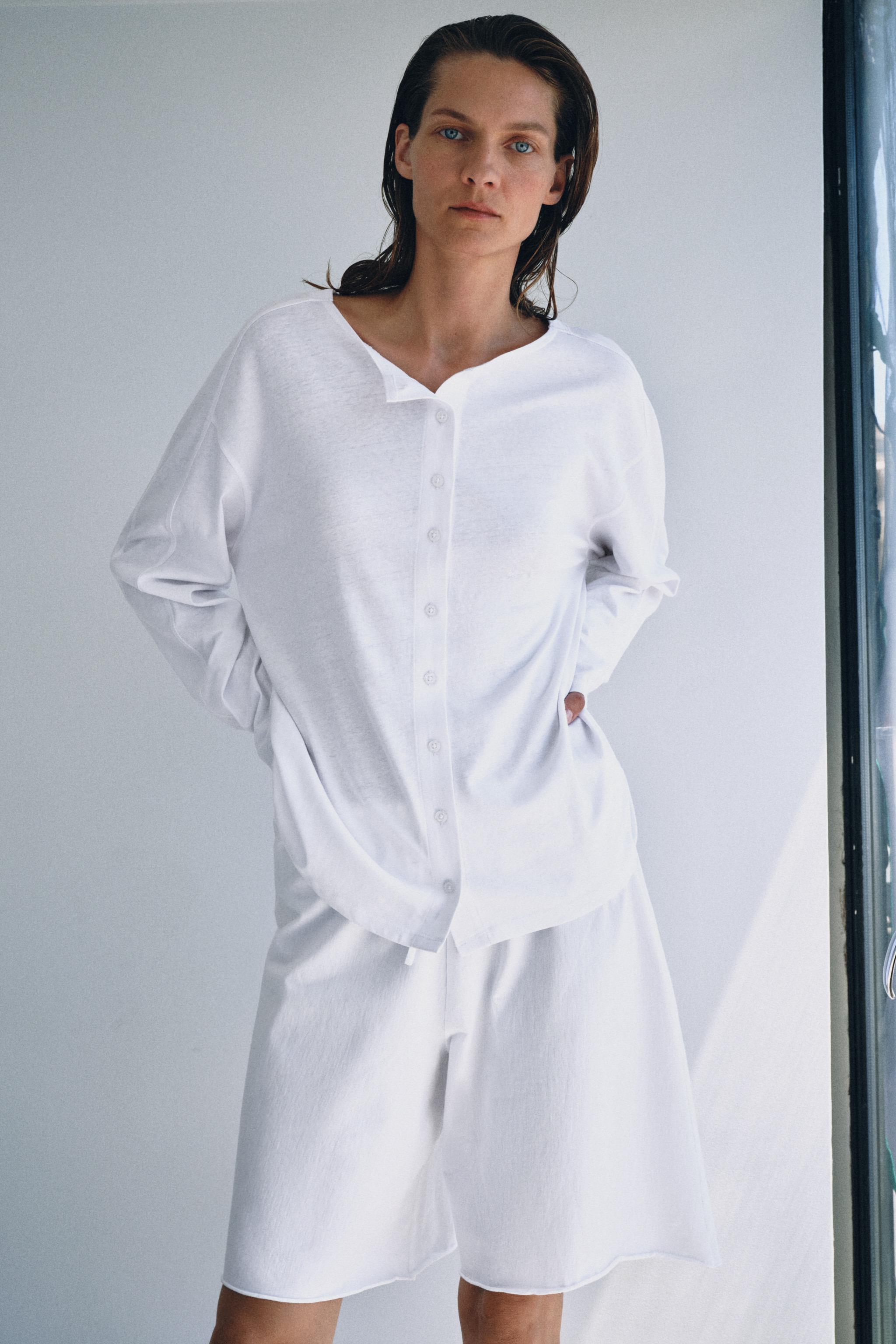 BUTTON-UP T-SHIRT
