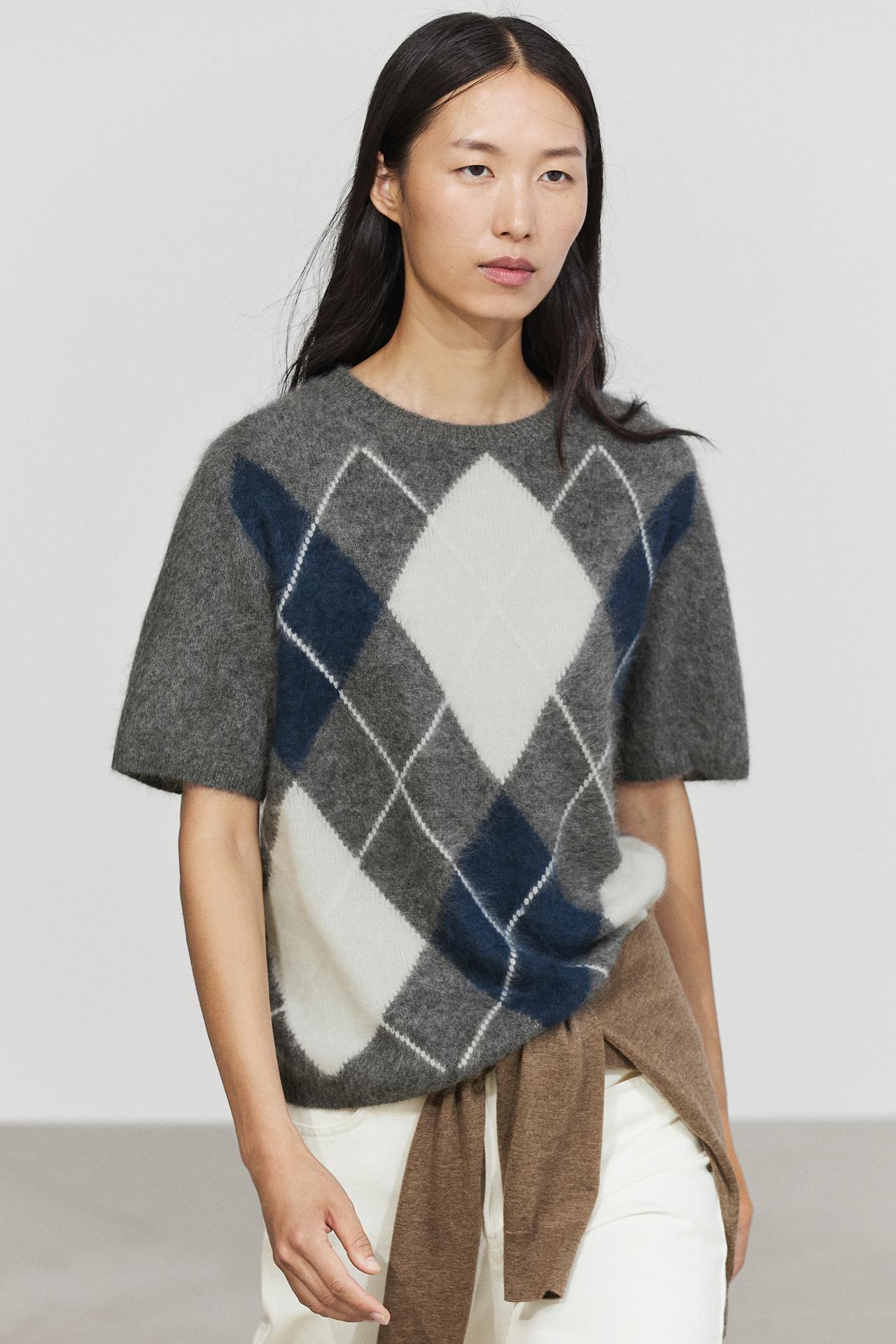 Wool blend knit sweater with argyle pattern — Gray