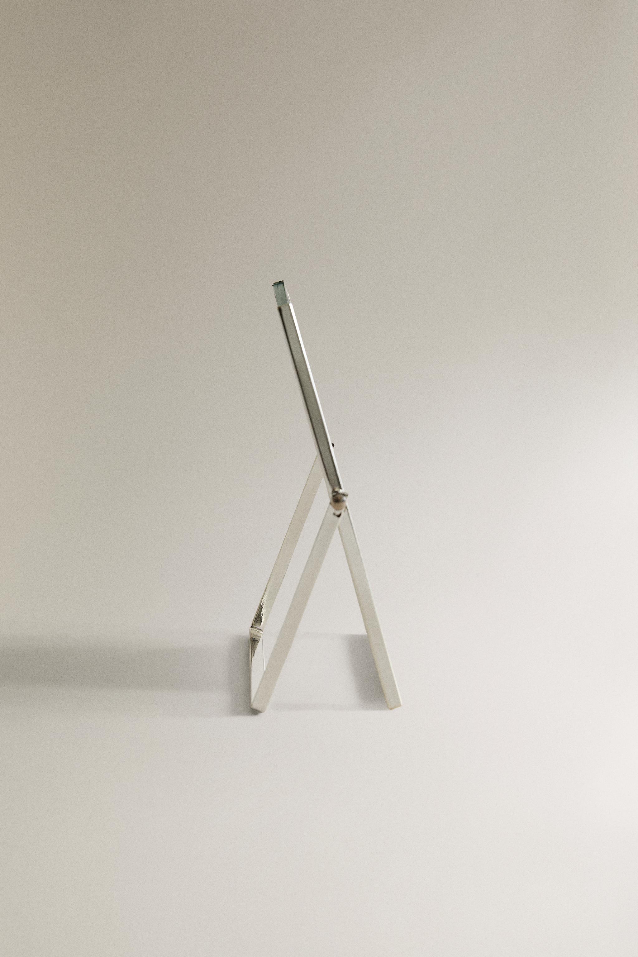 EASEL PICTURE FRAME — Silver