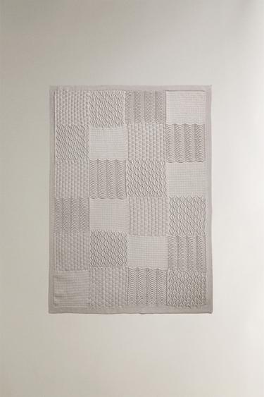 CHILDREN'S PATCHWORK BLANKET - Light blue by Zara