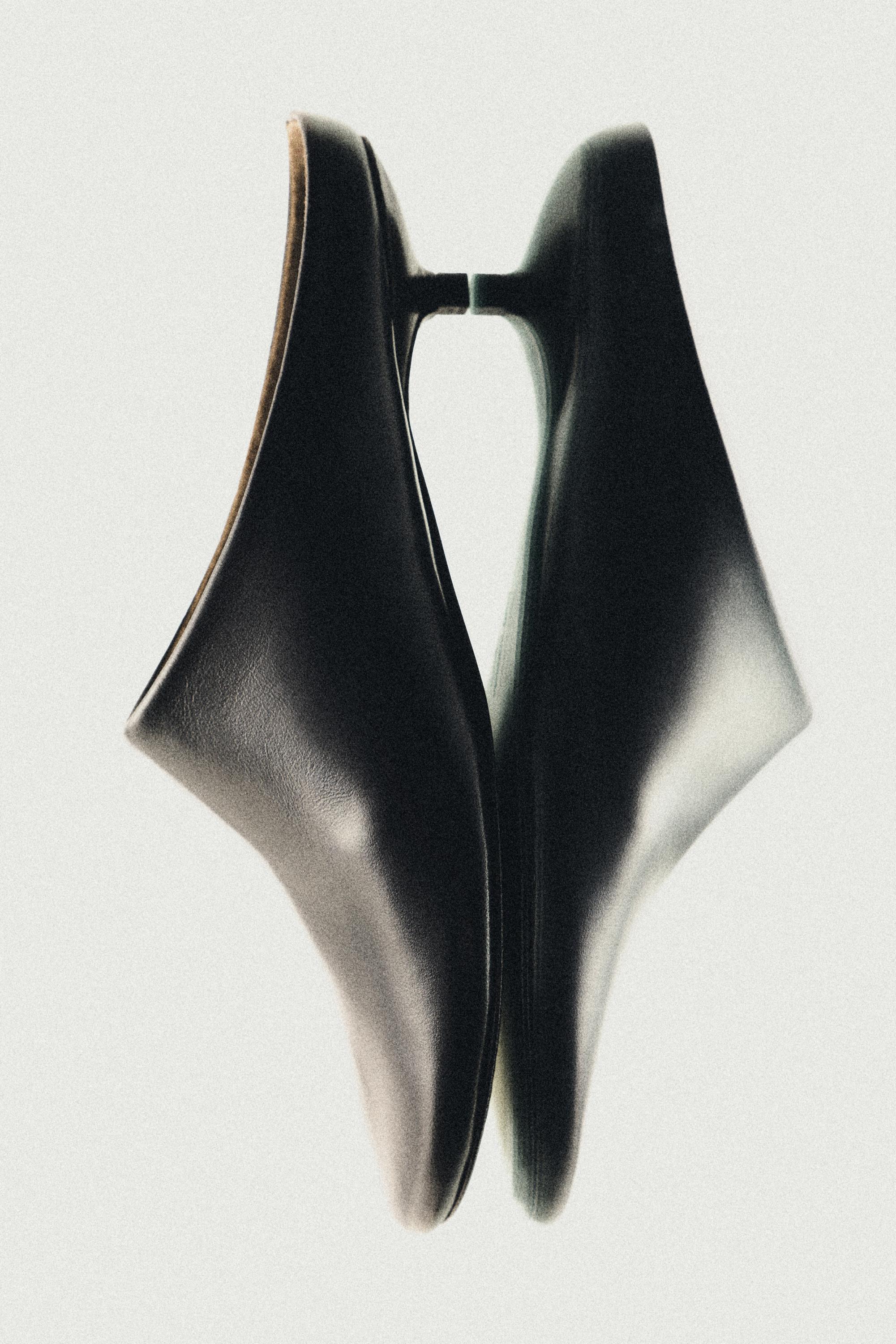 Mules à petit talon en cuir - LIMITED EDITION