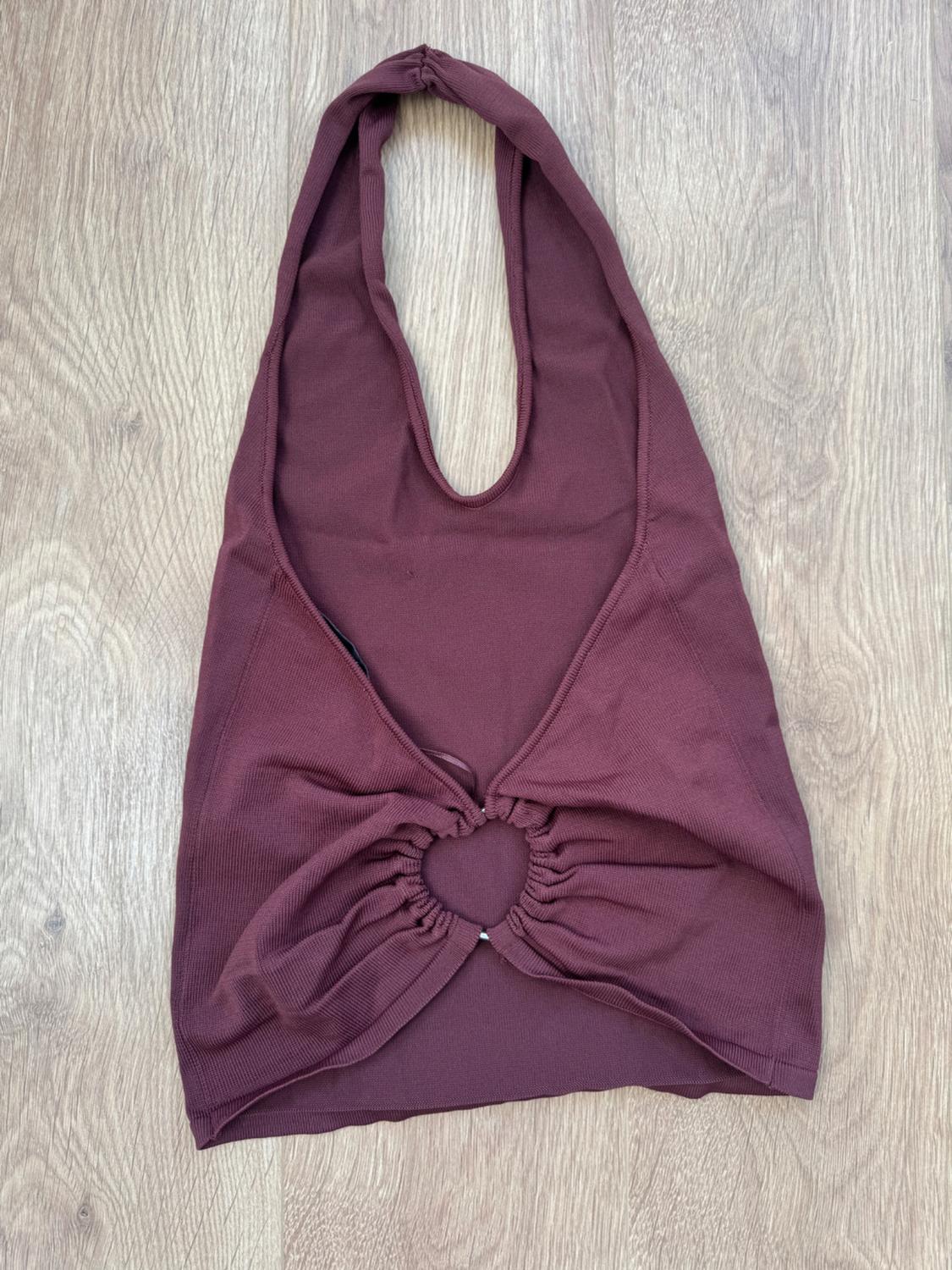 KNIT OPEN BACK TOP WITH HEART APPLIQUÉ - Image 3