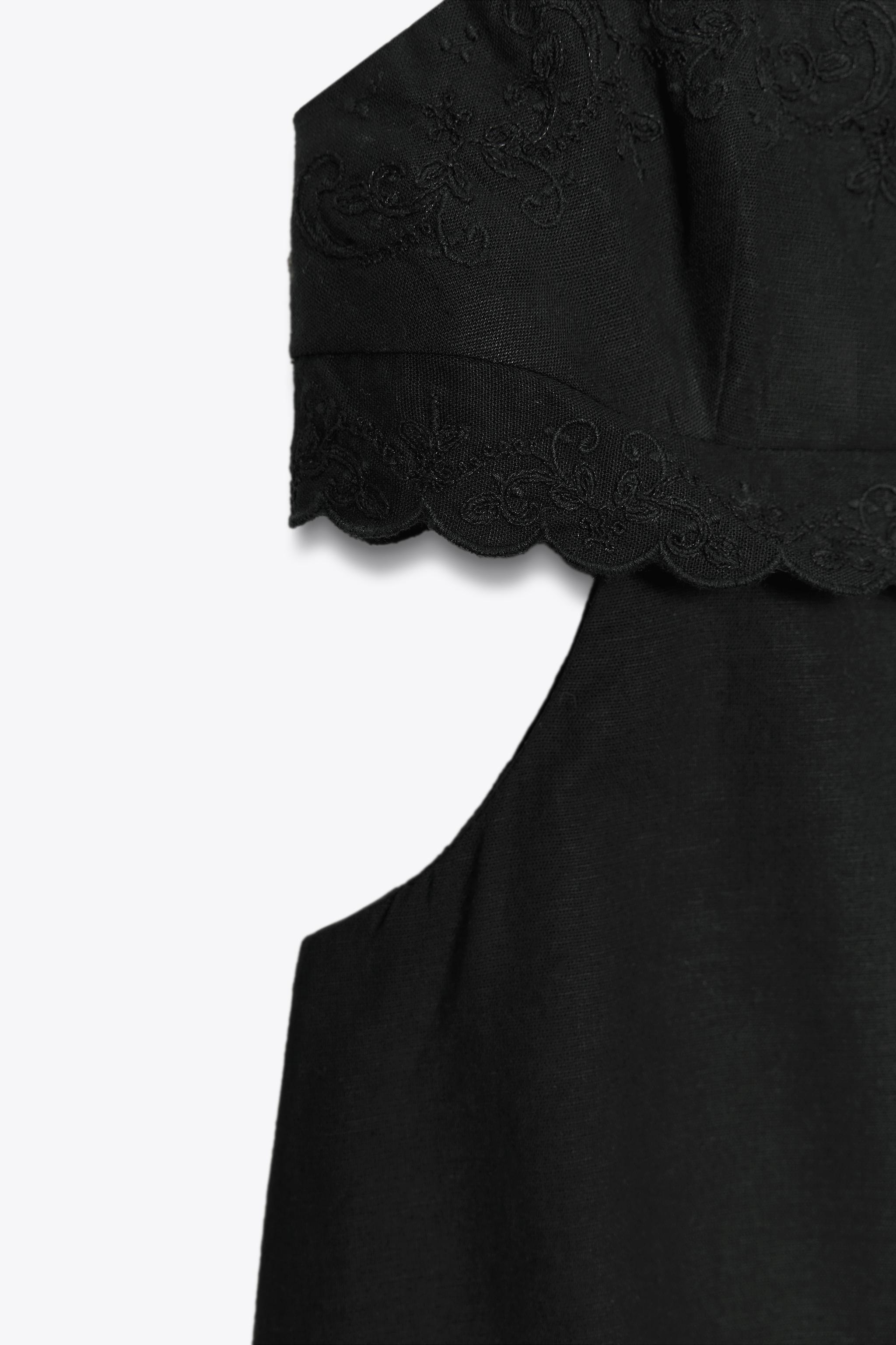 ROBE BRODÉE AJOURÉE