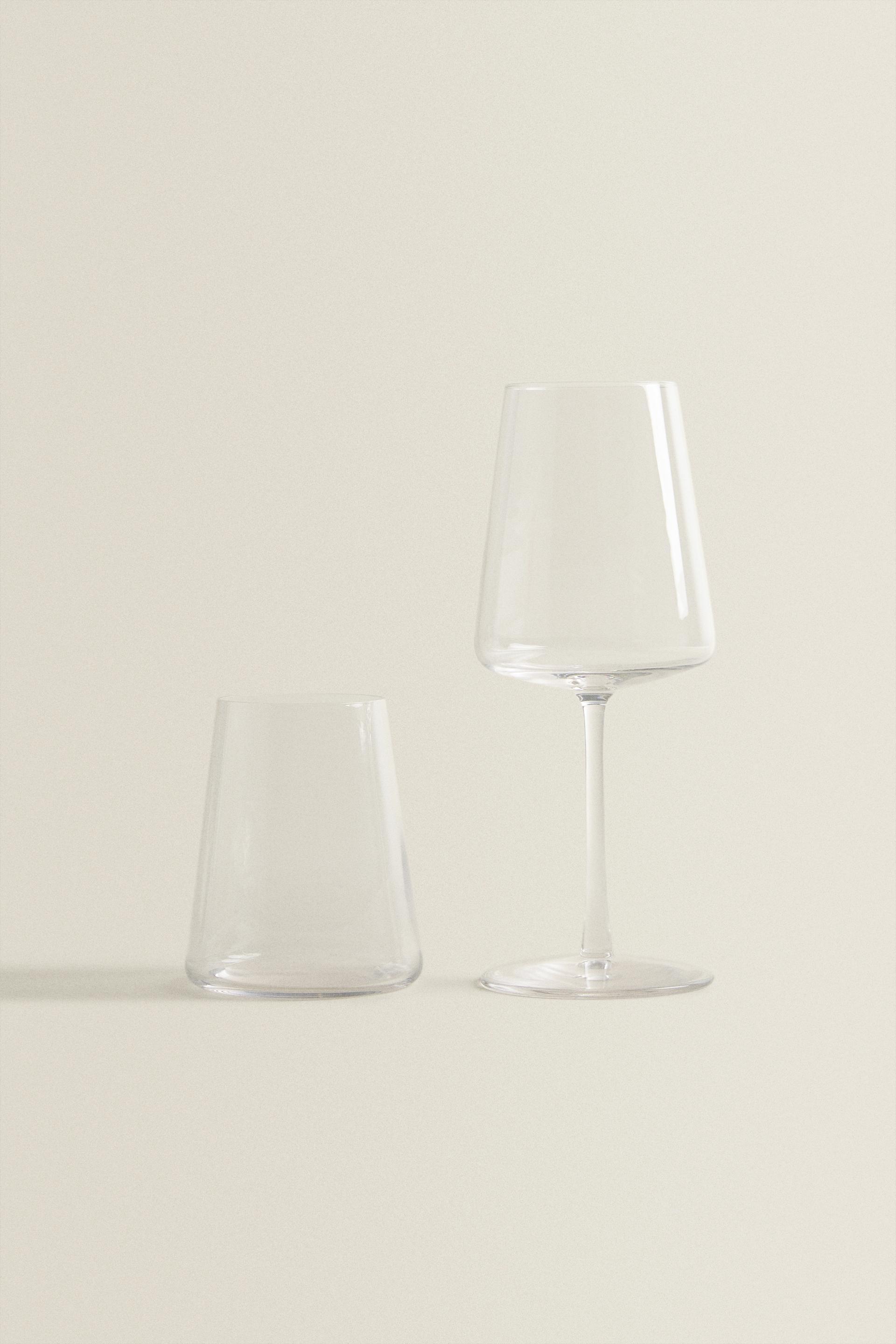 VERRE À VIN CRISTALLIN FORME CONIQUE