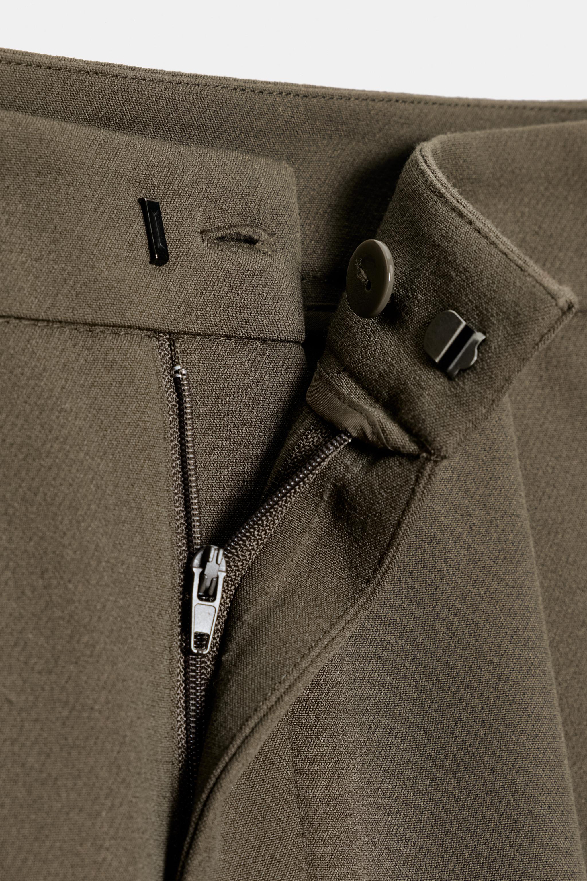 PANTALON CAROTTE À PLIS