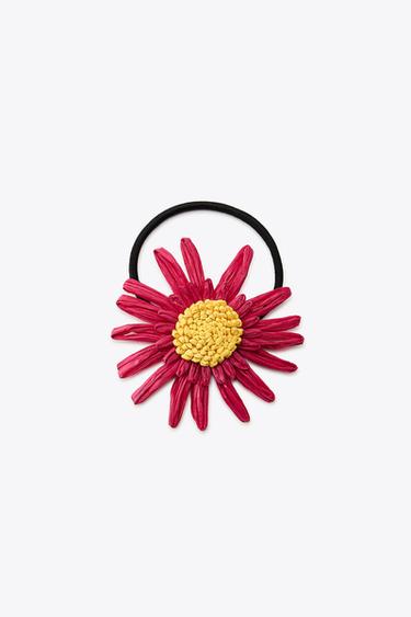 RAFFIA FLOWER SCRUNCHIE - Fuchsia by Zara