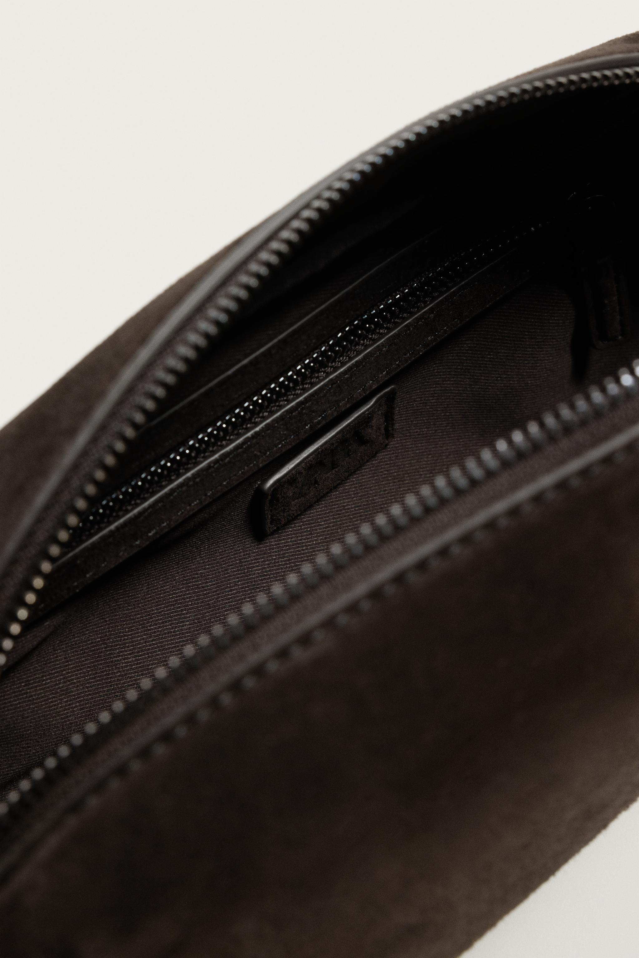 TROUSSE DE TOILETTE EN CUIR