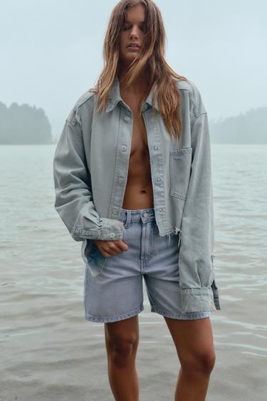CELANA BERMUDA DENIM TRF MID WAIST - Biru muda dari Zara