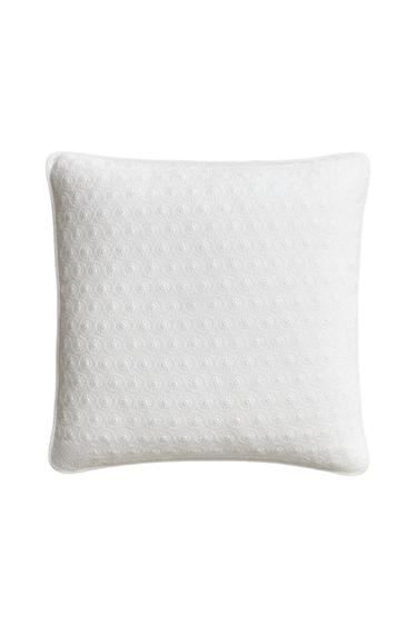 CUSHION COVER WITH FLORAL EMBROIDERY - أبيض الخاص بـ Zara