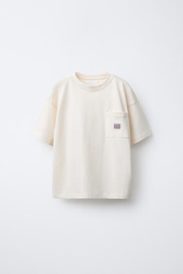 CAMISETA BOLSILLO ETIQUETA - Crudo de Zara