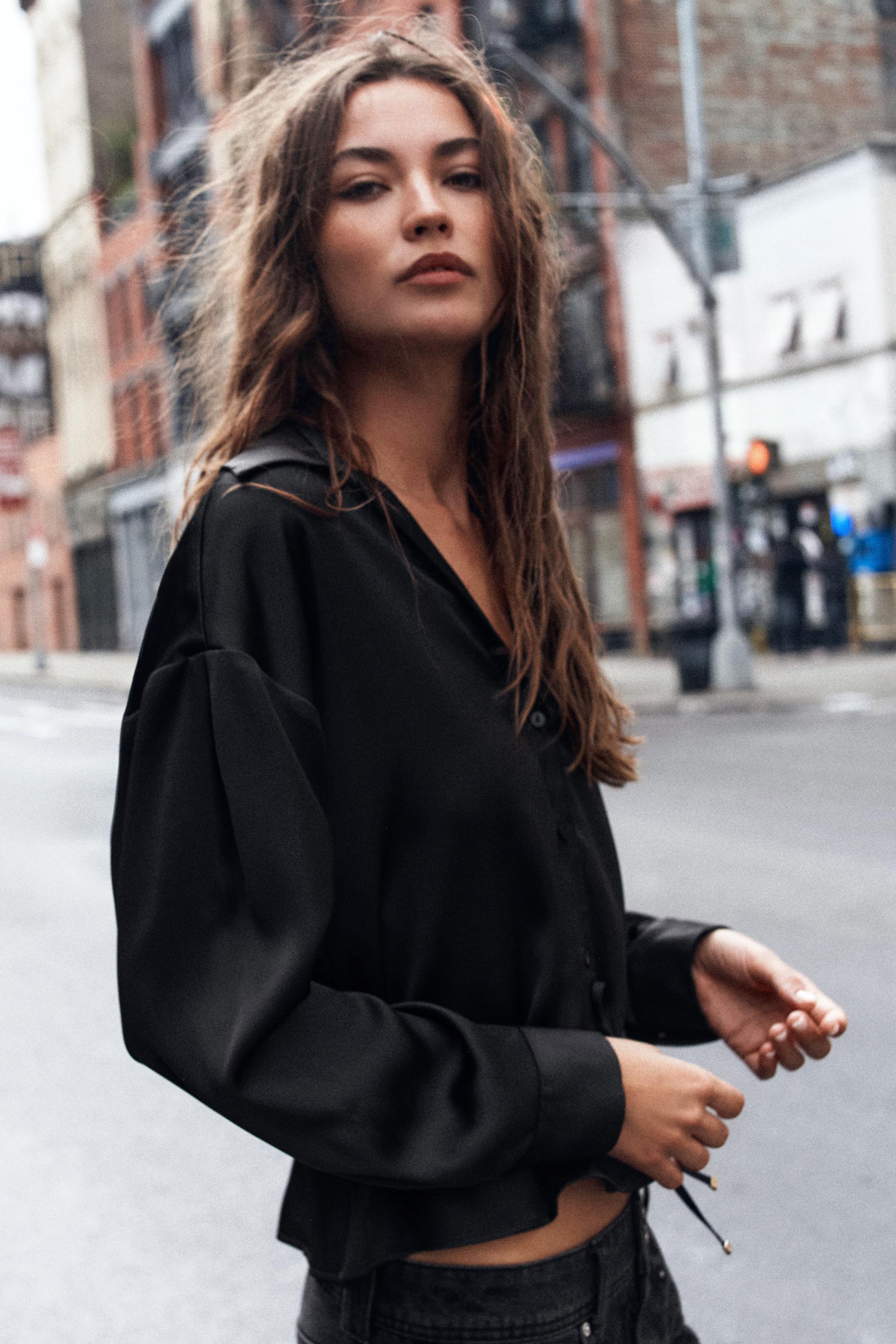 ベルト付きサテンシャツ - ブラック | ZARA Japan / 日本
