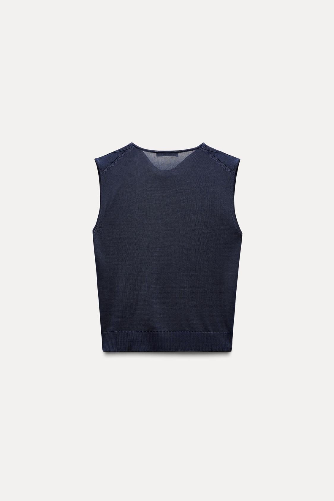 KNIT TOP WITH GOLDEN APPLIQUÉ