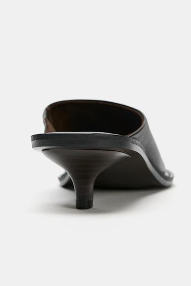 SANDALES EN CUIR MULE - Noir de Zara - Image 4