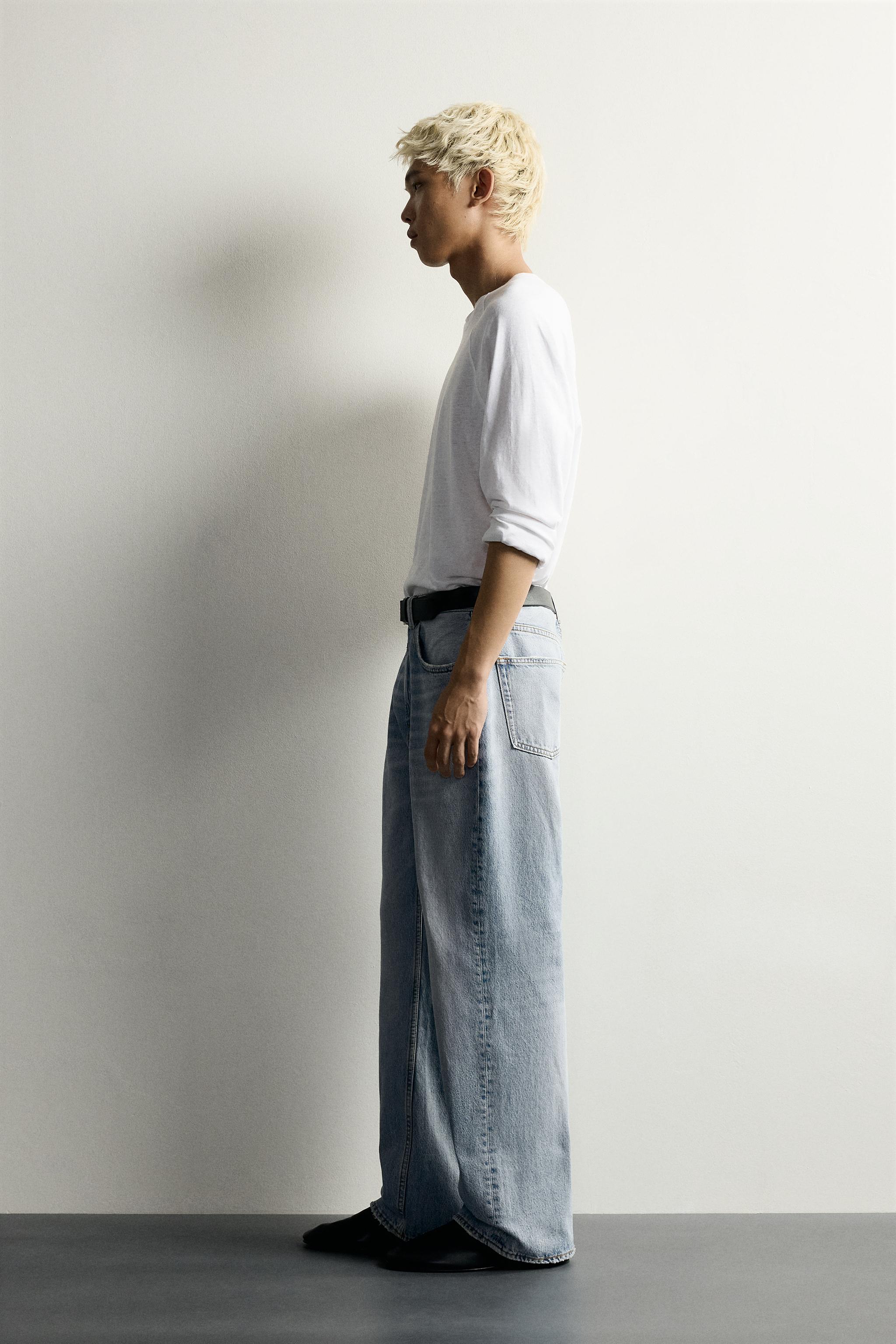 LOOSE FIT JEANS