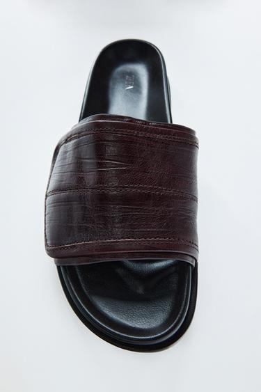 SANDALES PLATES EN CUIR - Marron de Zara